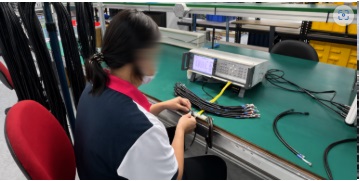 人工檢測站